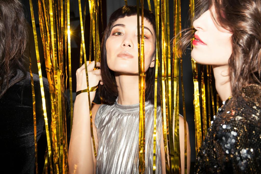 Săptămâna aceasta în București: Partizan lansează „Nori peste Sălăjan” | Cunoaștem „Dragostea în noul mileniu” | Ne punem „Ultima&nbsp;dorință”