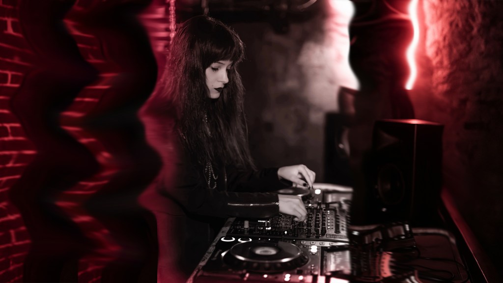 Rage Rave: când metalul și techno-ul se întâlnesc | Xendra: „O formă de terapie prin sunet și&nbsp;mișcare”