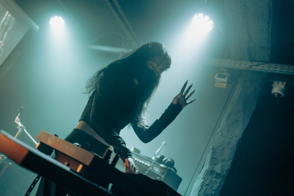 Rage Rave @ Encore – 9 ianuarie | Xendra: „E nevoie de un astfel de spațiu, unde muzica hard și emoțiile puternice pot fi trăite liber, prin&nbsp;dans”