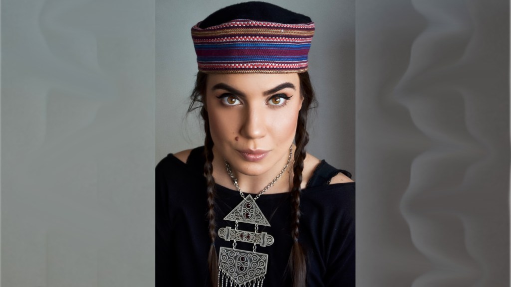 Proiecție „Miutyun” @ Cinema Muzeul Țăranului – 3 decembrie | Armine Vosganian, regizoarea documentarului: „O călătorie alături de Virgil Ianțu și de o valiză simbol a refugiaților armeni, din Marea Neagră până în centrul&nbsp;Bucureștiului”