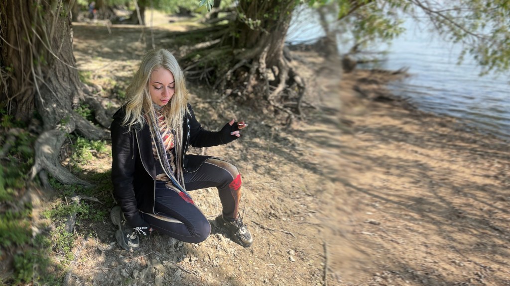 White Cough: „Sunt fighter, healer și artist” | Interviu despre identitate, lupte interioare, muzică hardcore, etapele artistice prin care a trecut și cum reușește să mixeze fără&nbsp;căști