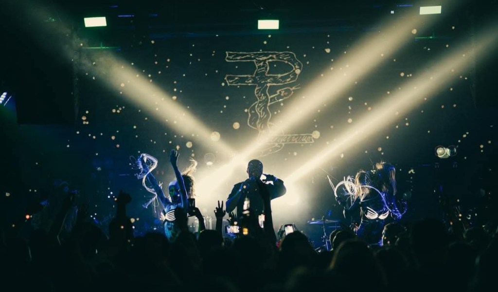 Săptămâna aceasta în București: Lupercalia SPP @ Expirat | Expoziție „Rădăcini urbane” @ Muzeul Țăranului | „Ultima dorință” @ Teatrul Apropo | Lover or loner @ Grădina Olari | Dystopix x Grayzone • Electric Love @&nbsp;Forge