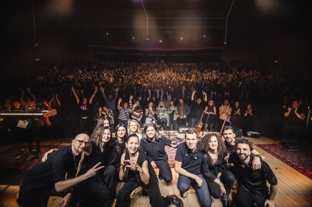 Săptămâna aceasta în București: Concert byron @ Expirat | Safe&Sound pres. Burn Energy Tour ’26 @ Grand Hotel Bucharest | The Devil Is Back @ Nether | Bassorelief 05 @ Mugshot